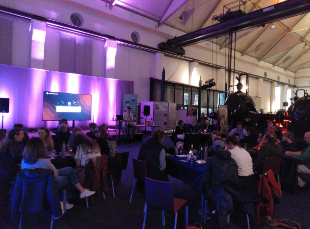 Teilnehmende Quiznight im Alten Pumpwerk